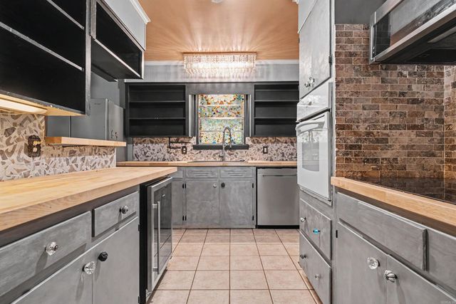5000 Arlington, North Little Rock, AR 72116