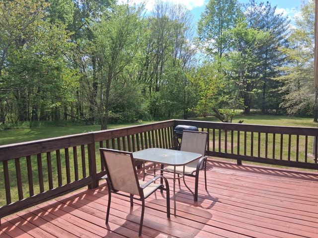 547 Busby Rd, Loretto, TN 38469