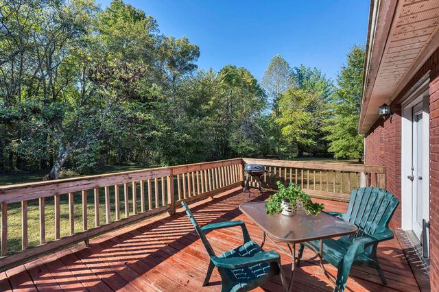 547 Busby Rd, Loretto, TN 38469