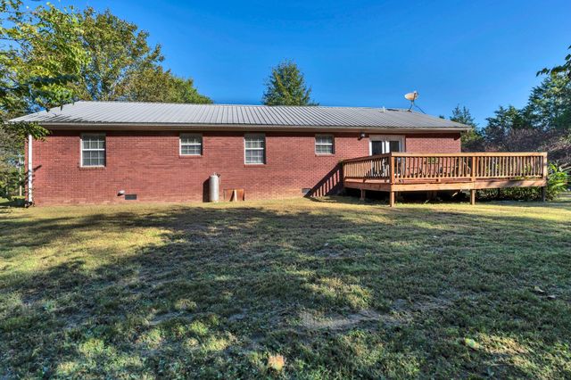 547 Busby Rd, Loretto, TN 38469