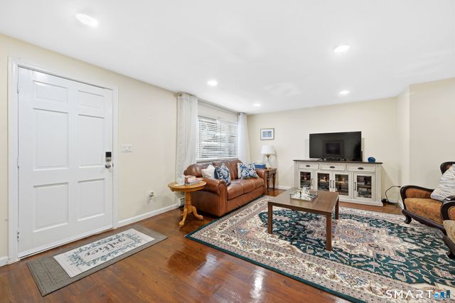 8 Barnstable Lane, Stamford, CT 06907