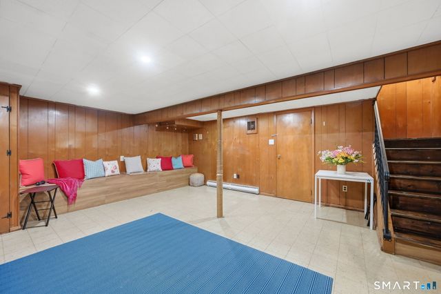 8 Barnstable Lane, Stamford, CT 06907