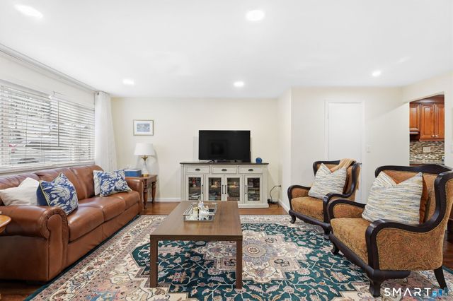 8 Barnstable Lane, Stamford, CT 06907