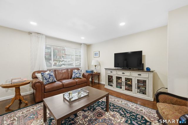 8 Barnstable Lane, Stamford, CT 06907