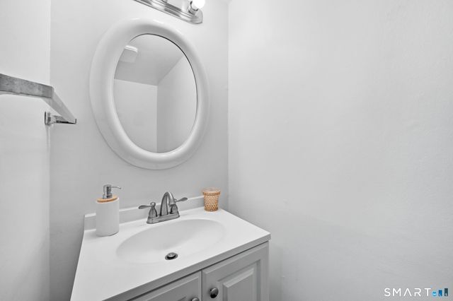 8 Barnstable Lane, Stamford, CT 06907