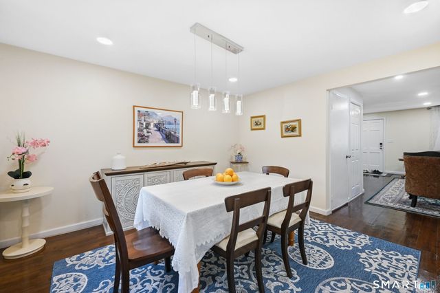 8 Barnstable Lane, Stamford, CT 06907