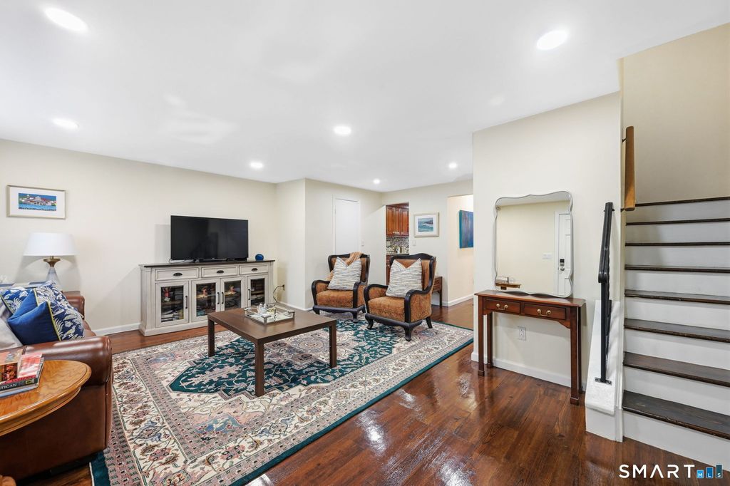 8 Barnstable Lane, Stamford, CT 06907