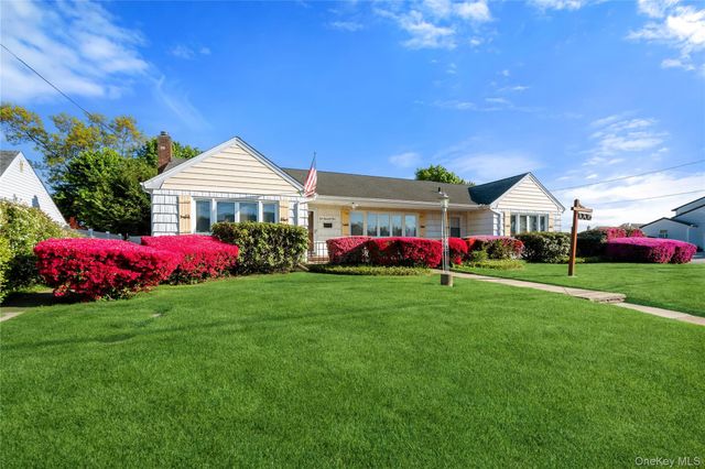 1005 3rd Street, West Babylon, NY 11704