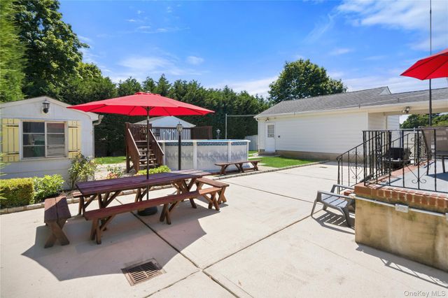 1005 3rd Street, West Babylon, NY 11704