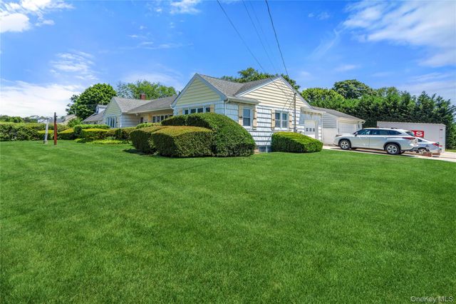 1005 3rd Street, West Babylon, NY 11704