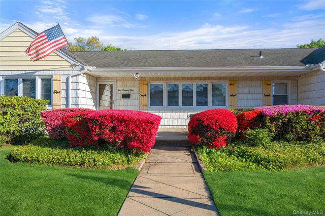 1005 3rd Street, West Babylon, NY 11704