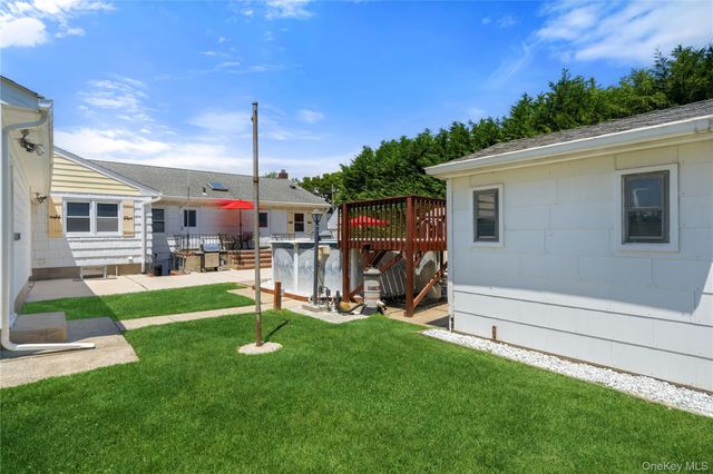 1005 3rd Street, West Babylon, NY 11704