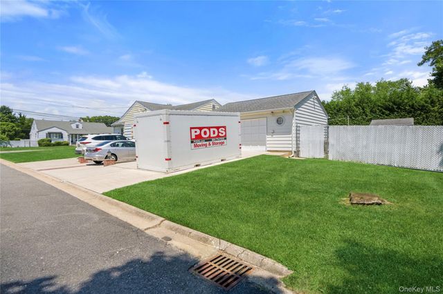1005 3rd Street, West Babylon, NY 11704
