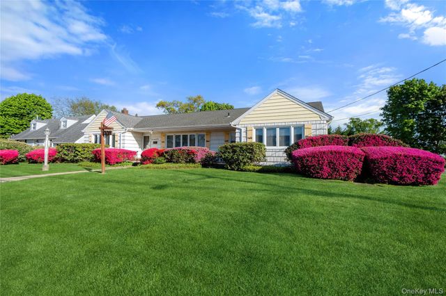 1005 3rd Street, West Babylon, NY 11704