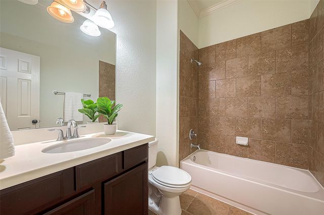 12919 Southern Ridge Drive, Pearland, TX 77584