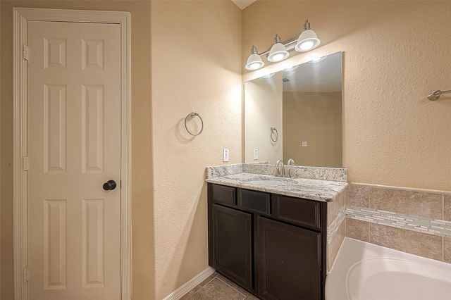 12919 Southern Ridge Drive, Pearland, TX 77584