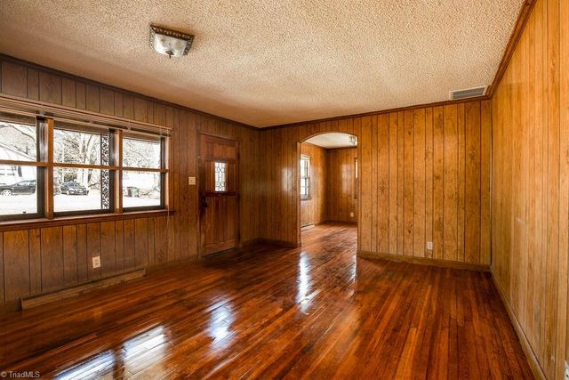 1616 Lucas Avenue, Greensboro, NC 27405