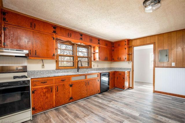 1616 Lucas Avenue, Greensboro, NC 27405