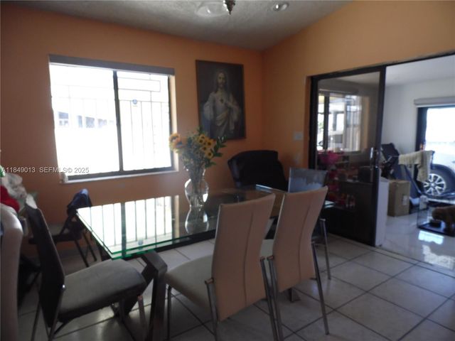 1695 W 6th Avenue, Hialeah, FL 33010