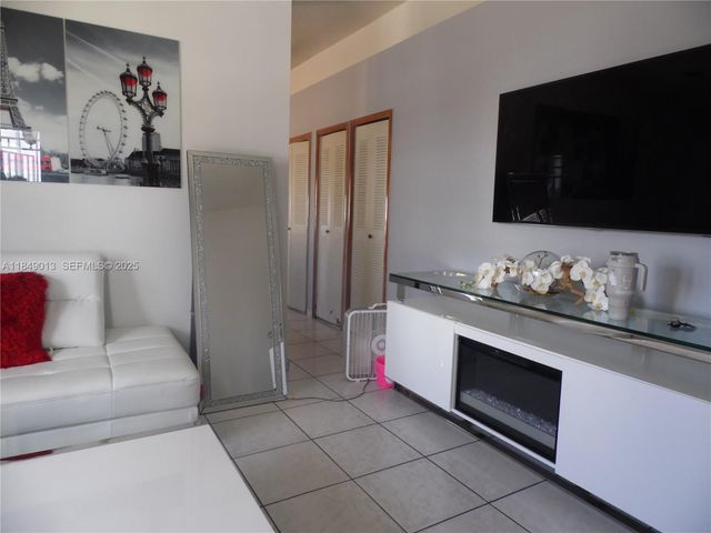 1695 W 6th Avenue, Hialeah, FL 33010