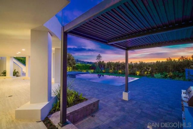 8308 Calle Del Cielo, La Jolla, CA 92037