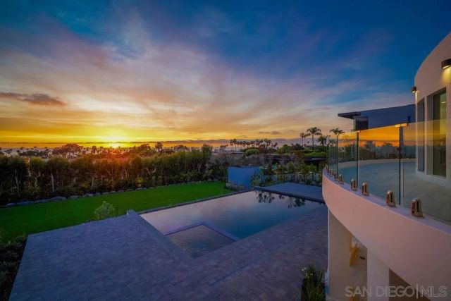 8308 Calle Del Cielo, La Jolla, CA 92037