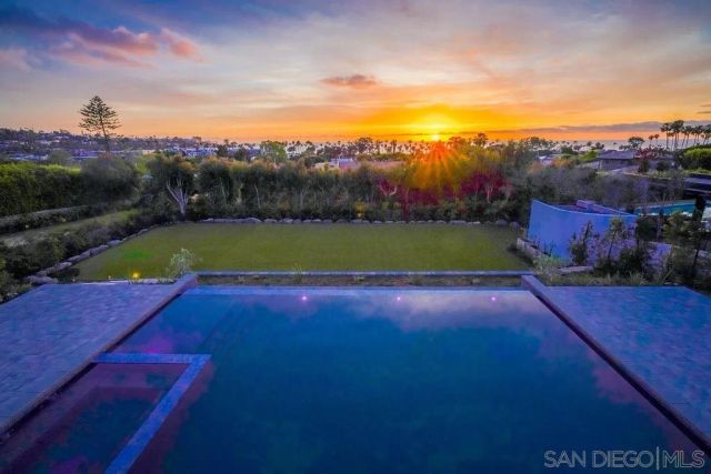 8308 Calle Del Cielo, La Jolla, CA 92037