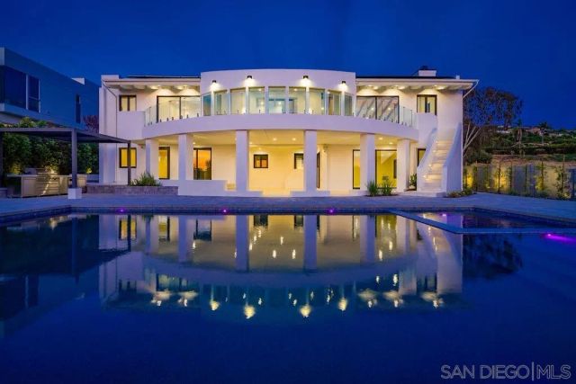 8308 Calle Del Cielo, La Jolla, CA 92037