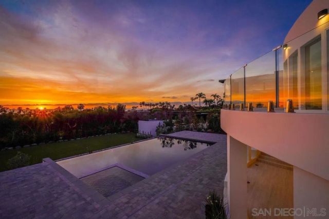 8308 Calle Del Cielo, La Jolla, CA 92037