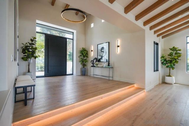 8308 Calle Del Cielo, La Jolla, CA 92037
