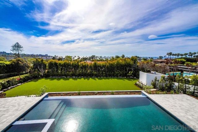 8308 Calle Del Cielo, La Jolla, CA 92037
