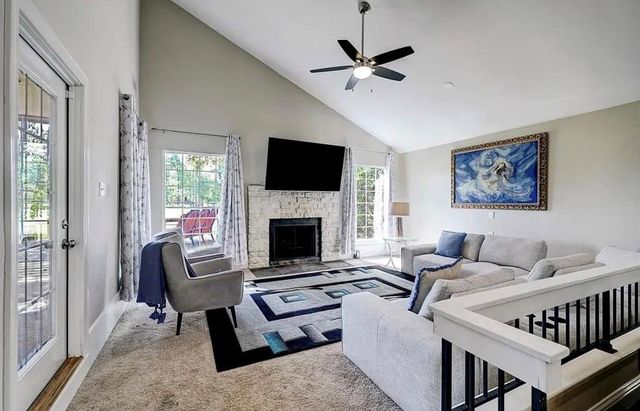8 N Timber Top Drive, The Woodlands, TX 77380