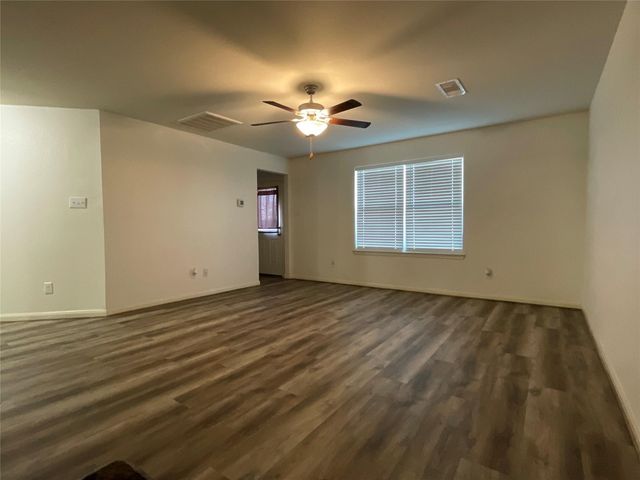 5739 Rainbow Road, Baytown, TX 77523