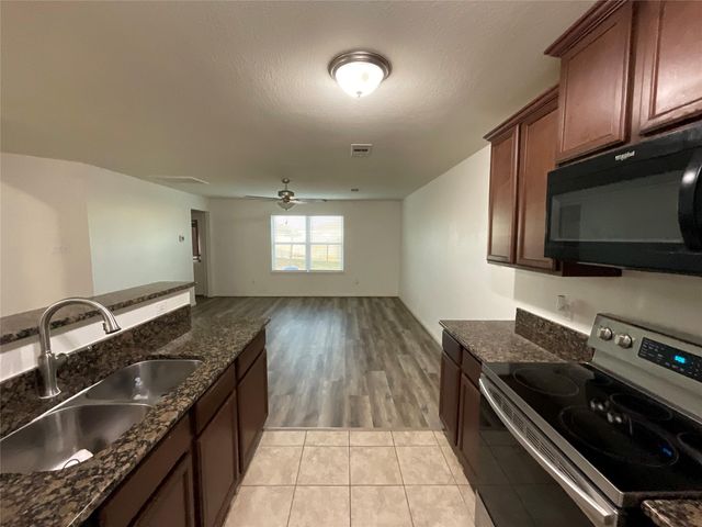 5739 Rainbow Road, Baytown, TX 77523