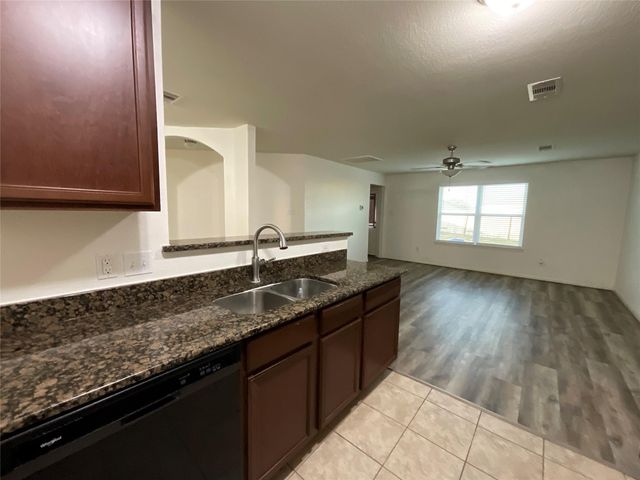 5739 Rainbow Road, Baytown, TX 77523