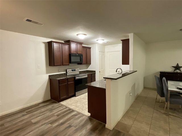 5739 Rainbow Road, Baytown, TX 77523