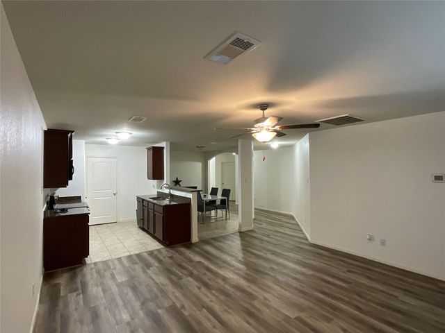 5739 Rainbow Road, Baytown, TX 77523