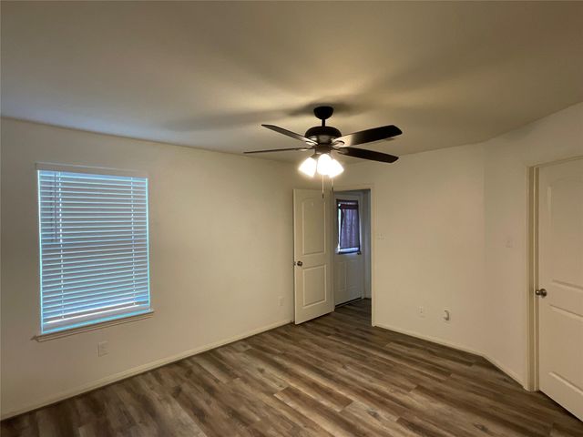 5739 Rainbow Road, Baytown, TX 77523