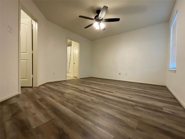 5739 Rainbow Road, Baytown, TX 77523