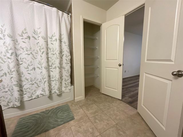 5739 Rainbow Road, Baytown, TX 77523