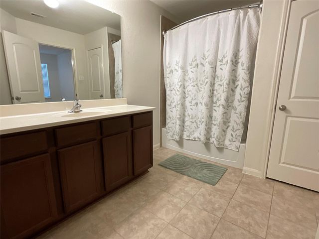 5739 Rainbow Road, Baytown, TX 77523