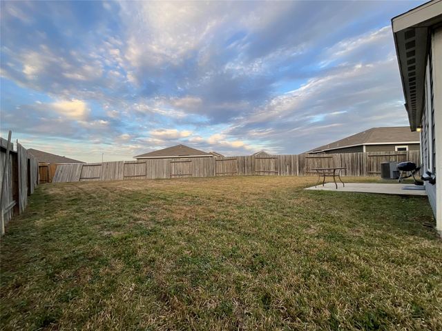 5739 Rainbow Road, Baytown, TX 77523