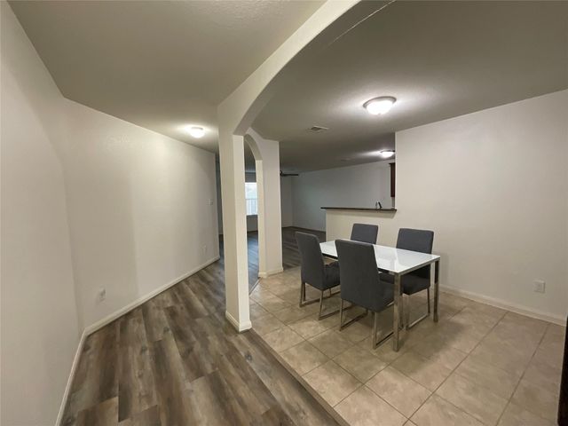 5739 Rainbow Road, Baytown, TX 77523