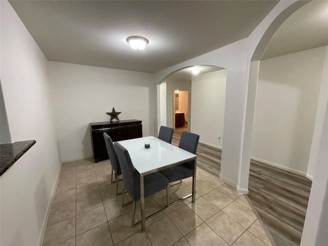 5739 Rainbow Road, Baytown, TX 77523