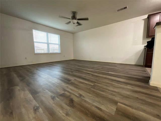 5739 Rainbow Road, Baytown, TX 77523