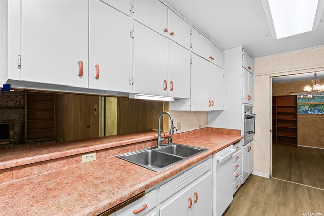 212 NATIONAL BLVD, Universal City, TX 78148