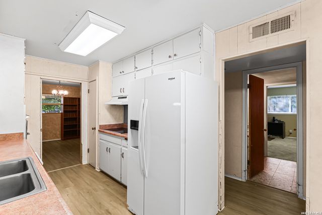 212 NATIONAL BLVD, Universal City, TX 78148