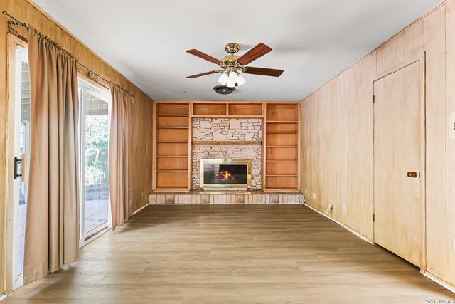 212 NATIONAL BLVD, Universal City, TX 78148