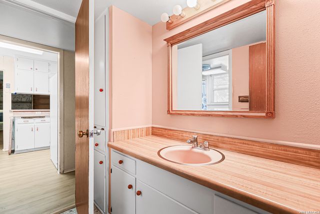 212 NATIONAL BLVD, Universal City, TX 78148