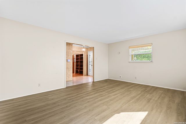 212 NATIONAL BLVD, Universal City, TX 78148